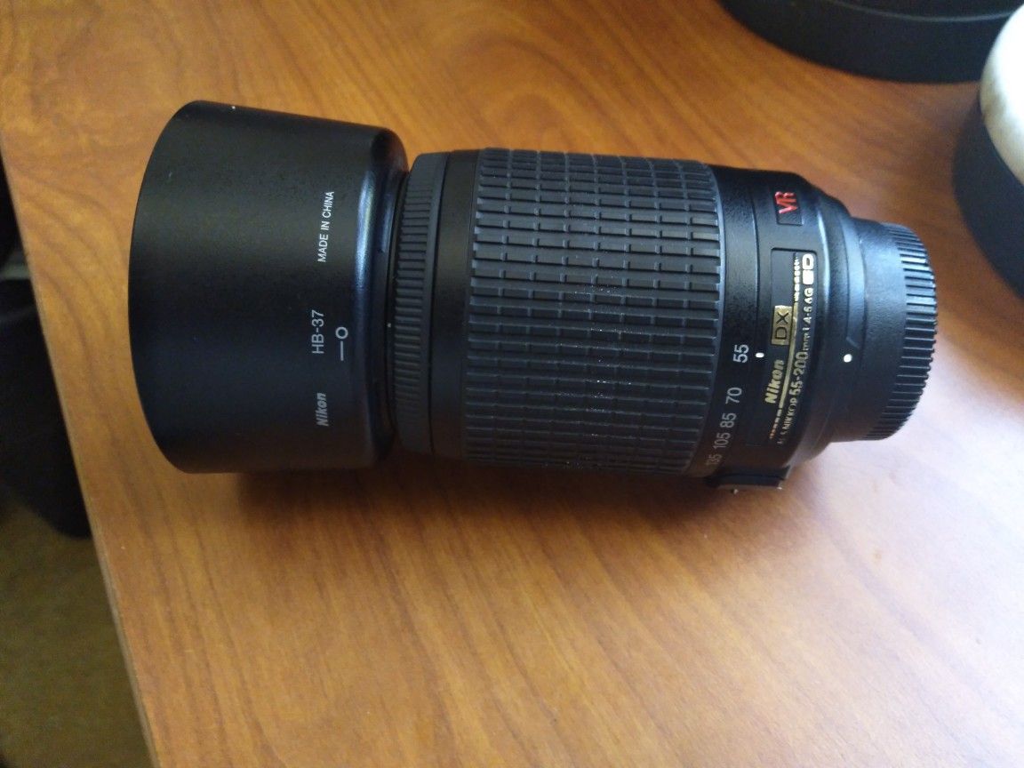 Nikon DX Nikkor 55-200mm lens attachment