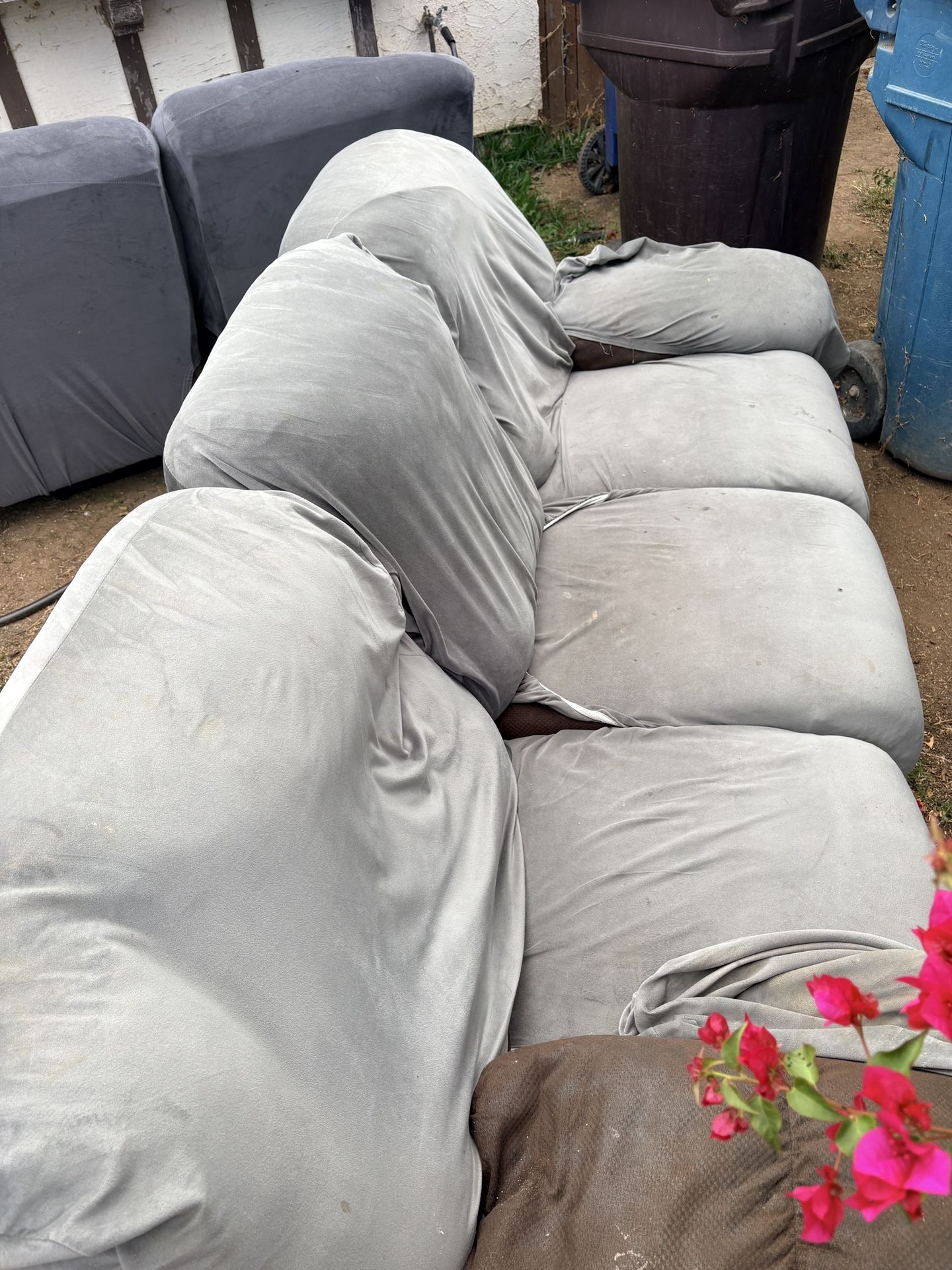 Free Reclining Couch And Reclining Love Seat.