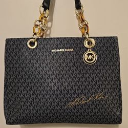 Bag of a Woman ( Bolso De Mujer )