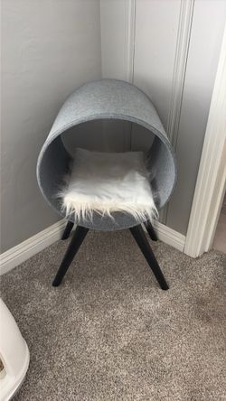 Modern Cat Bed with Legs