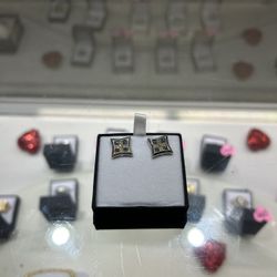 10K Men’s Diamond Earring Studs 