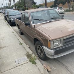 Mazda B2000 Parts(transmission Available)