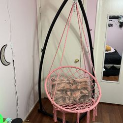 Swinging Lounge Chair With Stand