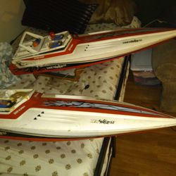 Two 55inch Gas Powerd Rc Boats Need A Little Work But I Have All The Parts Brand New Or Will Trade For Car Audio