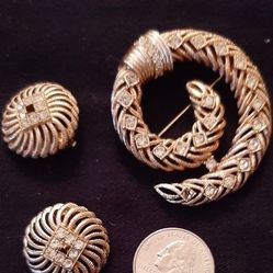 Vintage EC (Enid Collins)
 Brooch & clip earring set