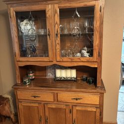 Hutch /China Cabinet 