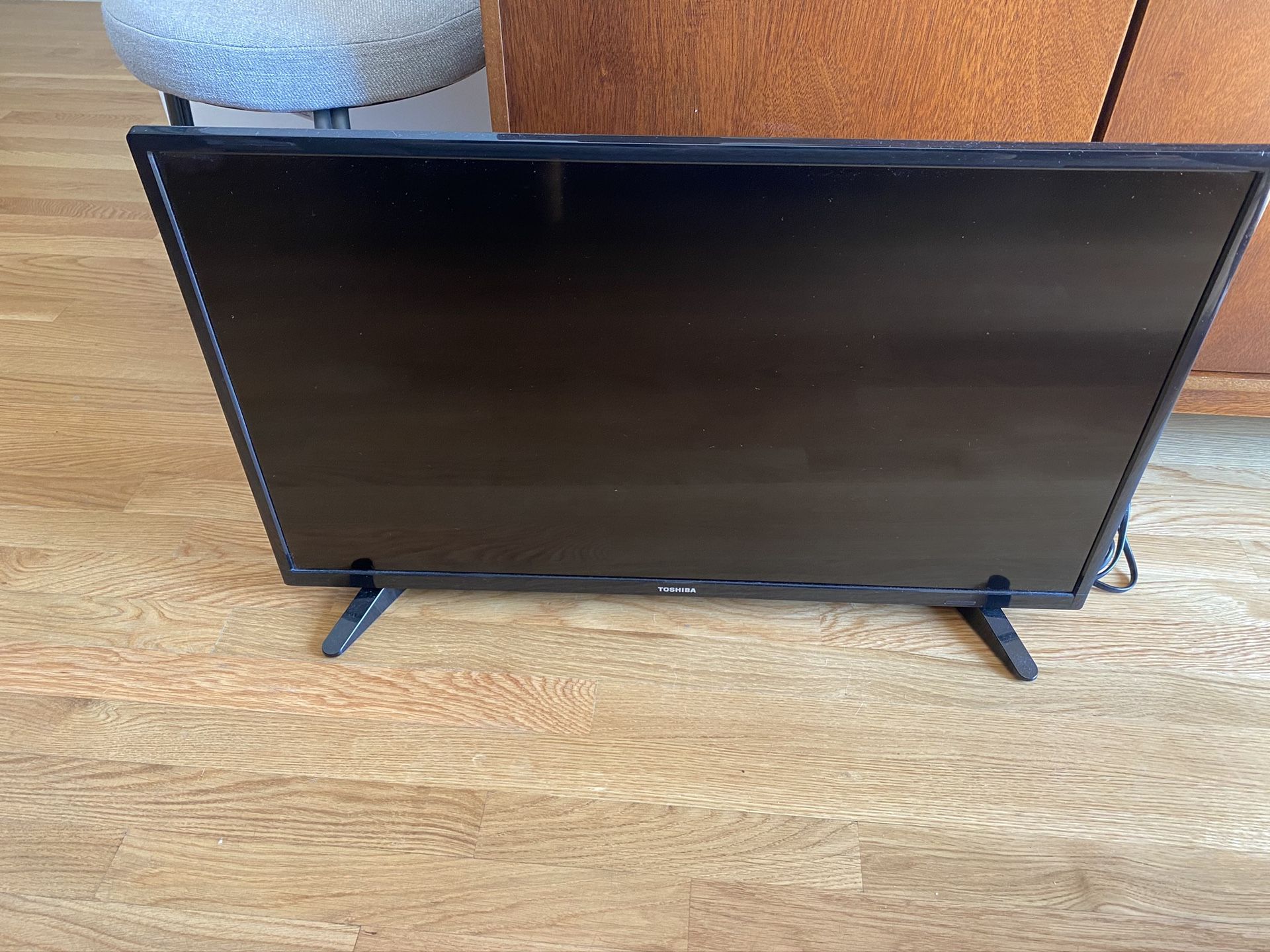 Toshiba 32" flat screen LED HD TV