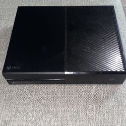 Xbox 1 With One  Controller 