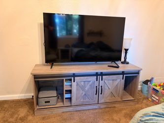 TV STAND AND TV
