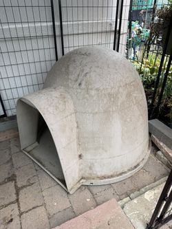Igloo Dog House