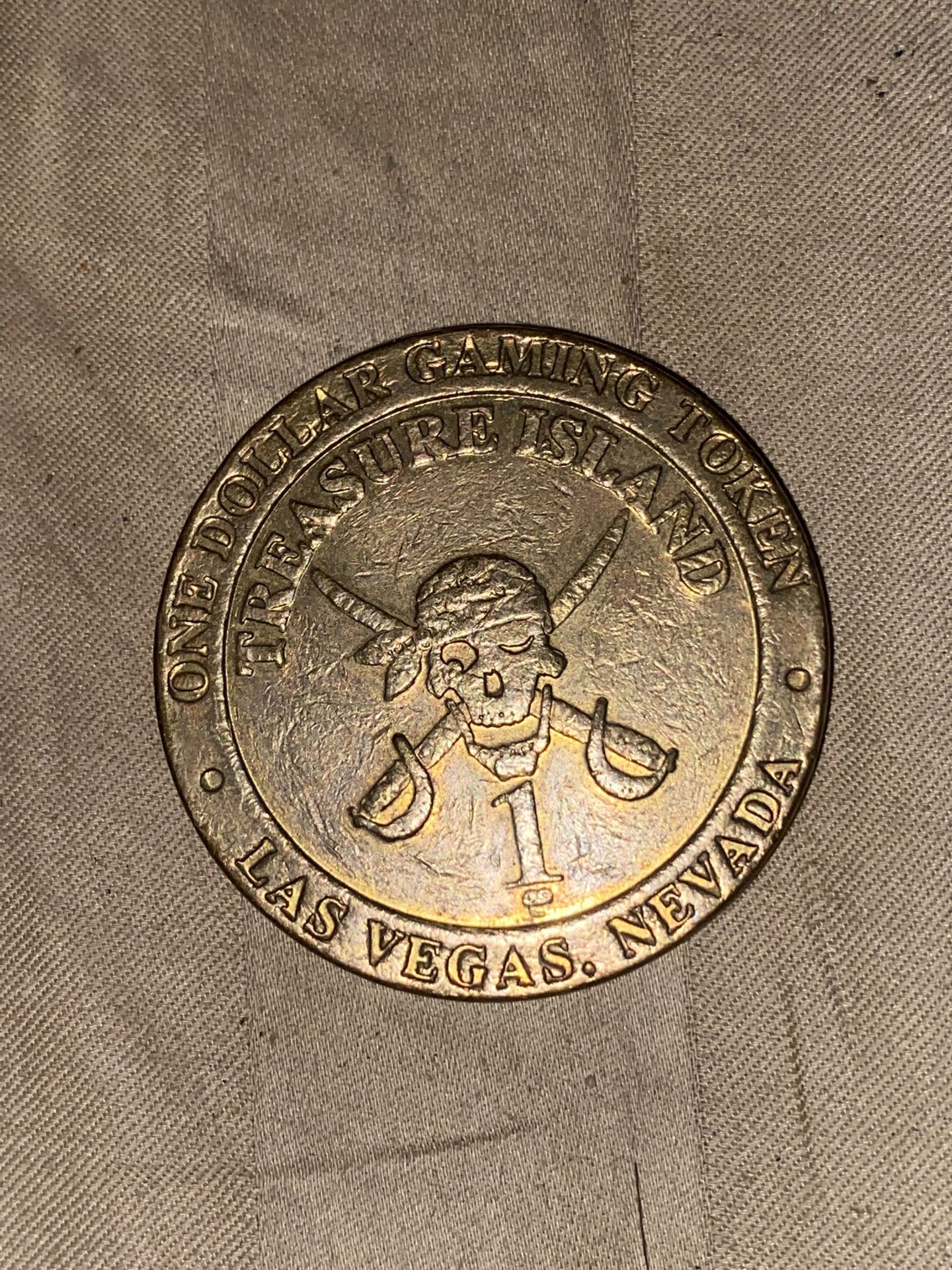 Vintage TREASURE ISLAND CASINO $1 One Dollar Gaming Token Coin Las Vegas, Nevada