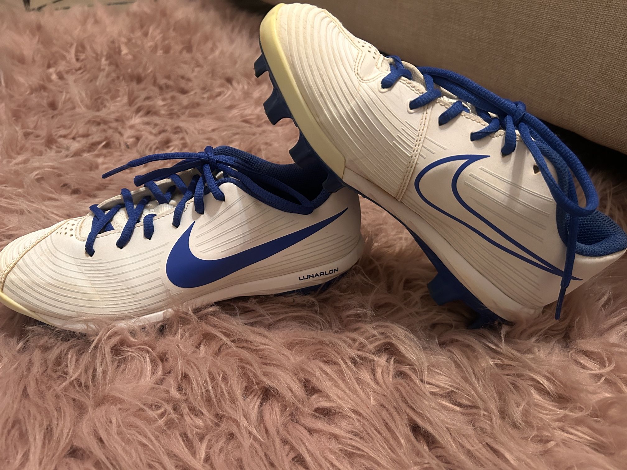 Nike softball cleats