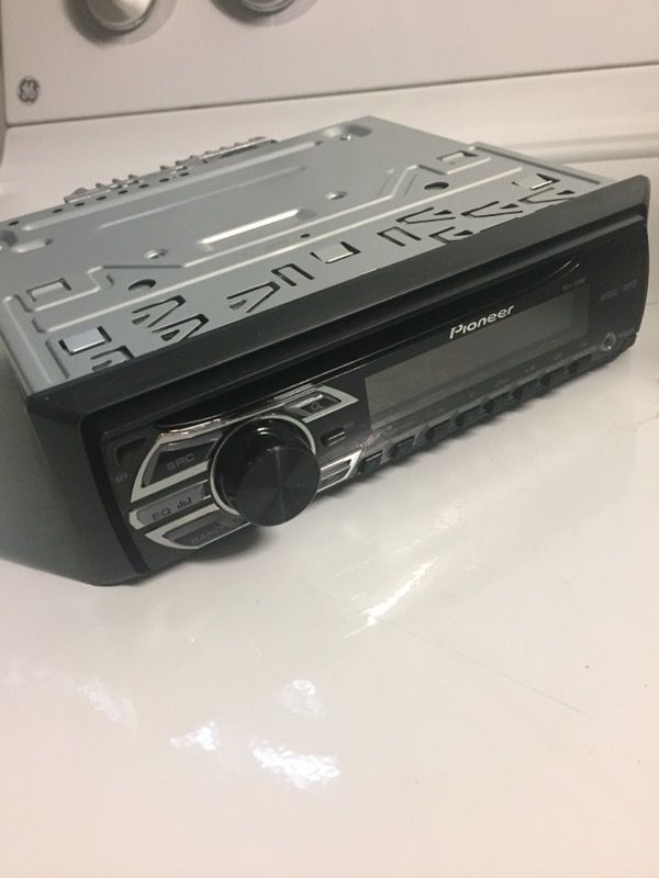 Pioneer Car cd receiver with six and USB port