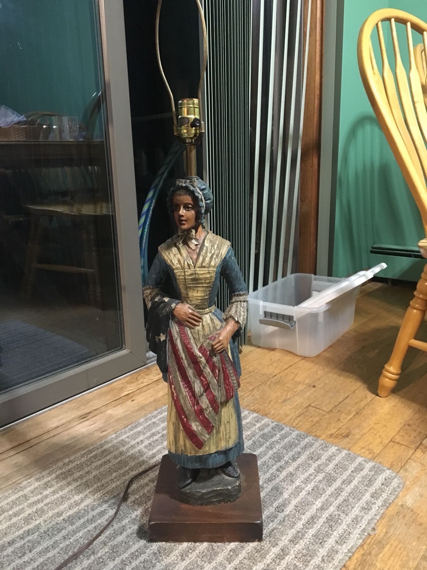 1971 vintage Dunning Industries Incorporated Betsy Ross lamp