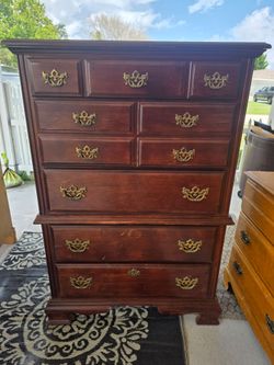 Traditional Solid Wood 5-Drawer Chest