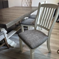 Mathis Brothers Dining Table Set