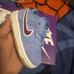 Nike SB Dunk  Philadelphia  Phillies Td 