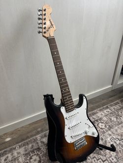Squier by Fender Mini Stratocaster Electric Guitar – Sunburst – Great Condition