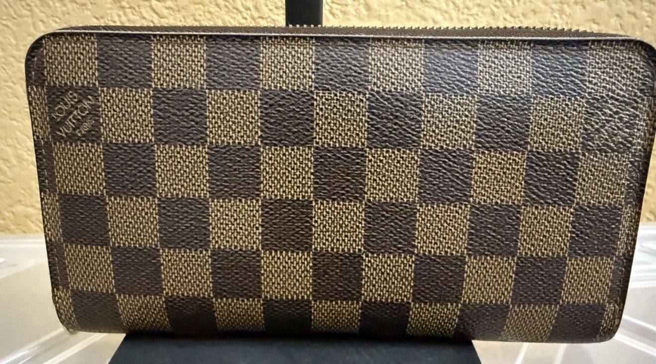 Louis Vuitton Zippy Damier Ebene Wallet