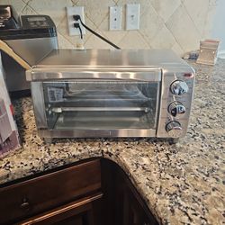Black and Decker Toaster Oven