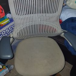 Rolling office chair