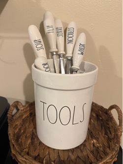 Rae Dunn tools set