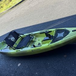 Perception Pescador Pro 10’ Fishing Kayak + Garmin Striker 4