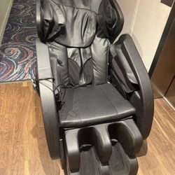MM350 2D Massage Chair(Like New)