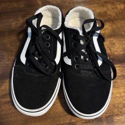 Vans Old Skool Black White Furry Lined Sneakers