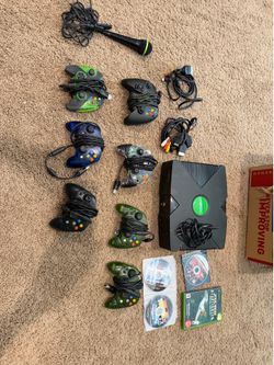Original Xbox Bundle – 7 Controllers, Games, Cables & Headset – Tested