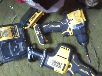 DeWalt atomic cordless drill and atomic hacksaw, and atomic skillsaw all like new 200 obo for everything