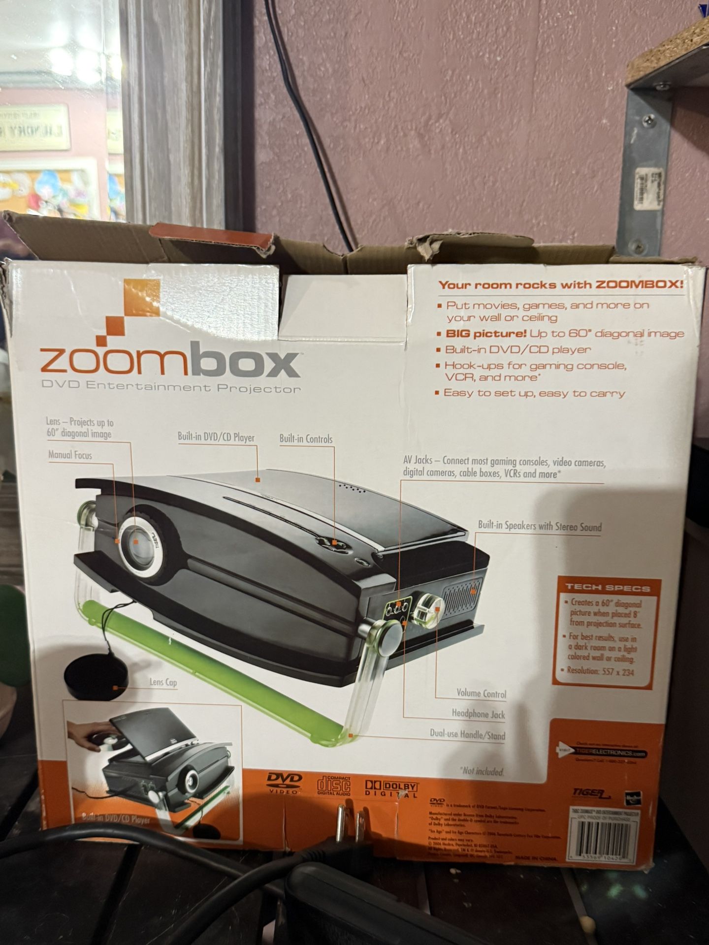 Zoom Box Projector 