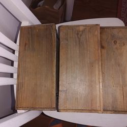 3 SMALL RIBBED WOOD WALL LEDGES