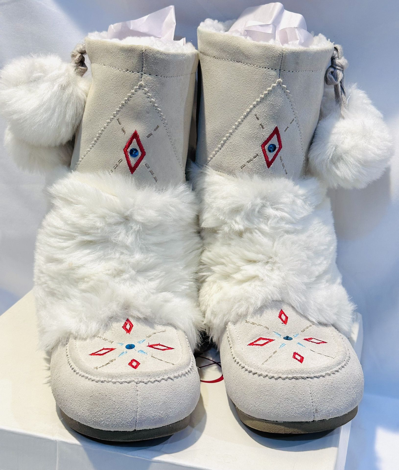 Airwalk Moccasin Boots Leather Sz 8 Women’s Tribal Native W Pom Tassels White