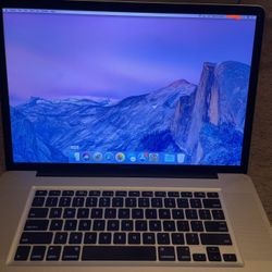 MacBook Pro 17 Inch 2011 (Needs A logic Board )