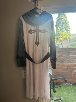 Medieval Crusader Knight Halloween Costume – Adult XL