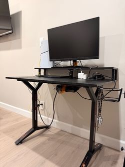 Black gaming desk