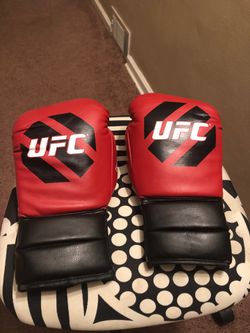 UFC 12 oz gloves