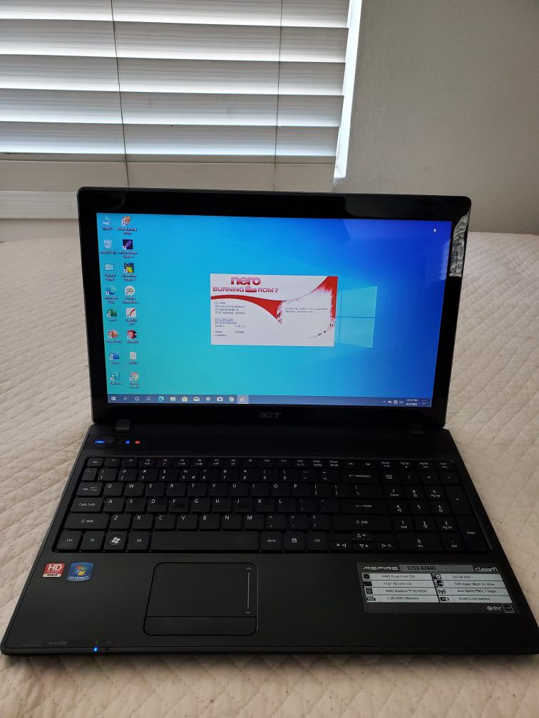 Laptop Acer Amd / dual core / great condition/ windows 10 pro / various programs full version / working good / run great / 💻⌨👨‍💻📷🔋