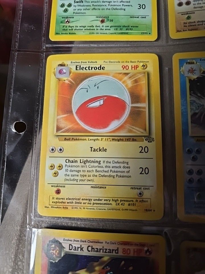 Electrode 18/64 Jungle NON-HOLO Rare Pokemon Card Light play