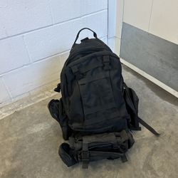 Read Info Hiking Backpack 1 Zipper Has Issues But It Still Closes