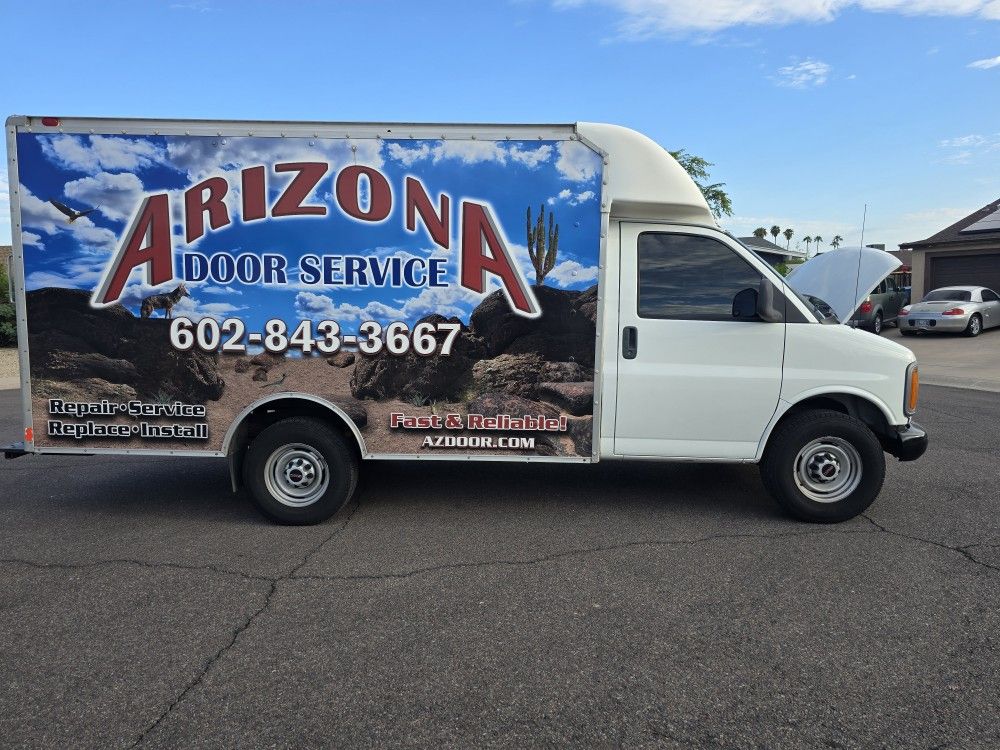 GMC 3500 SAVANA BOX TRUCK