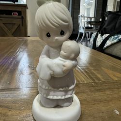 Precious Moments Figurine. Like New. A Special Delivery 