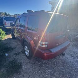 2008 Jeep Liberty 3.7l RWD for parts