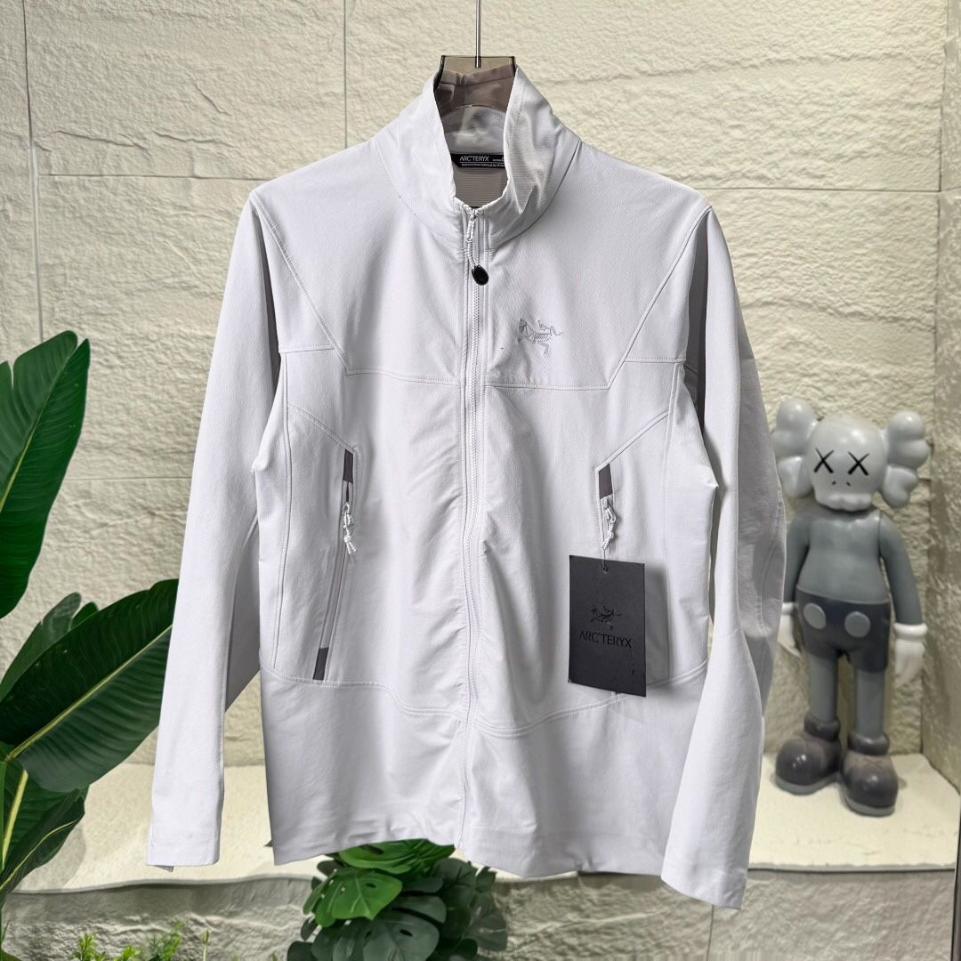 Arc'teryx white jacketD
