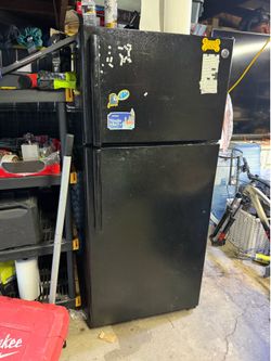 GE Refrigerator