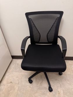 Black Mesh Mid-Back Office Chair