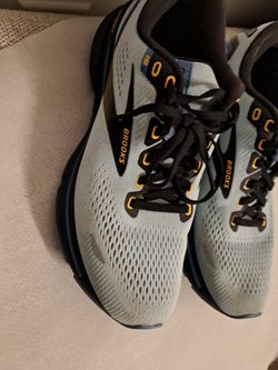 Brooks Women's Sneakers