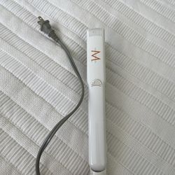 Hair straightener (  Brand Moroccan oil) 