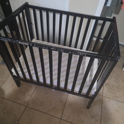 Foldable Crib 
